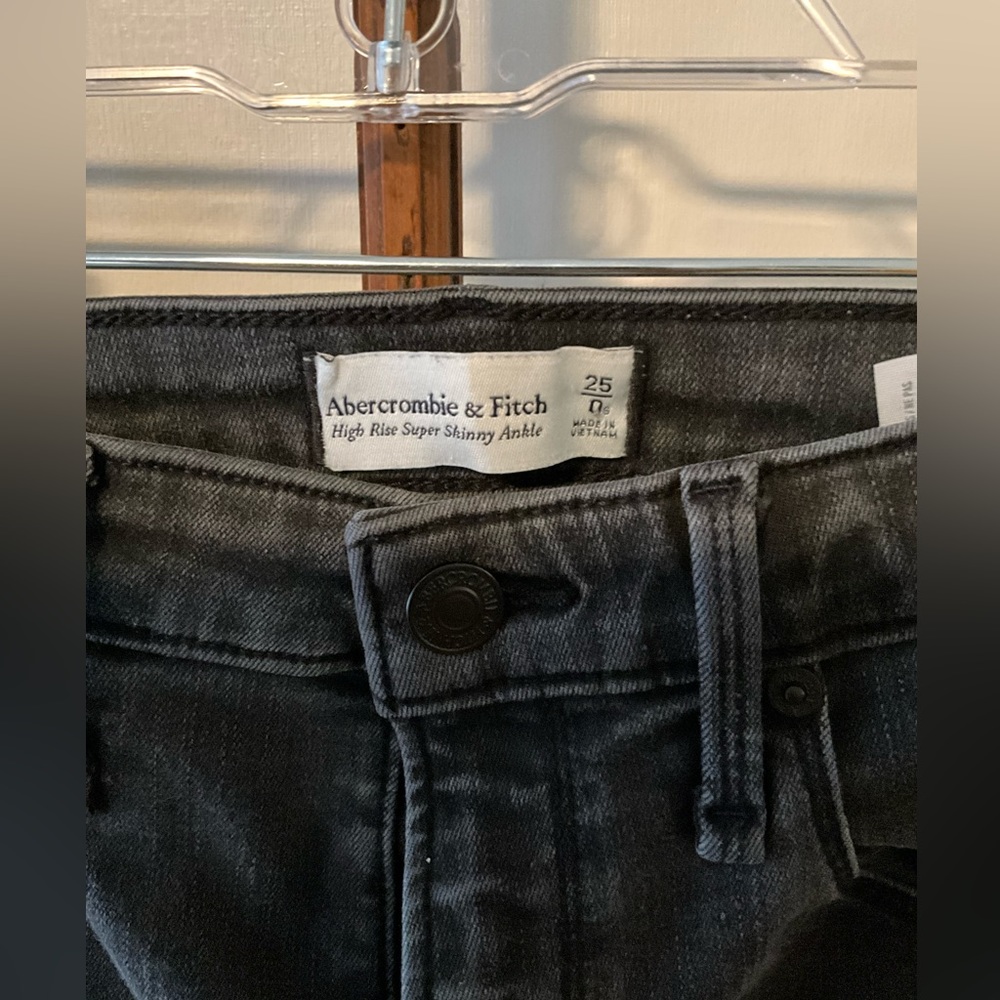 Abercrombie & Fitch High Rise Super Skinny Ankle - Black